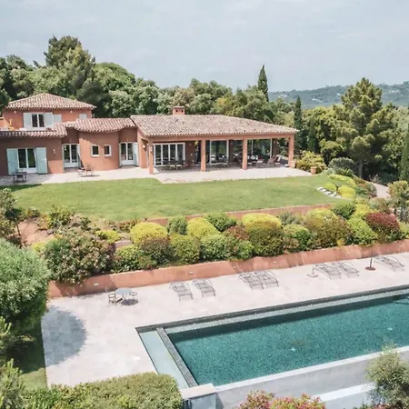 Hébergement de vacances Avec Piscine Vue à La Croix-Valmer